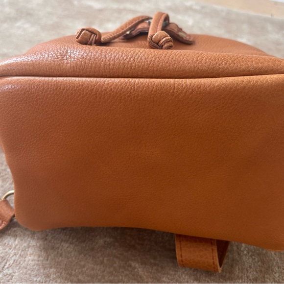 Portland Leather Dune Backpack - Picture 7 of 8